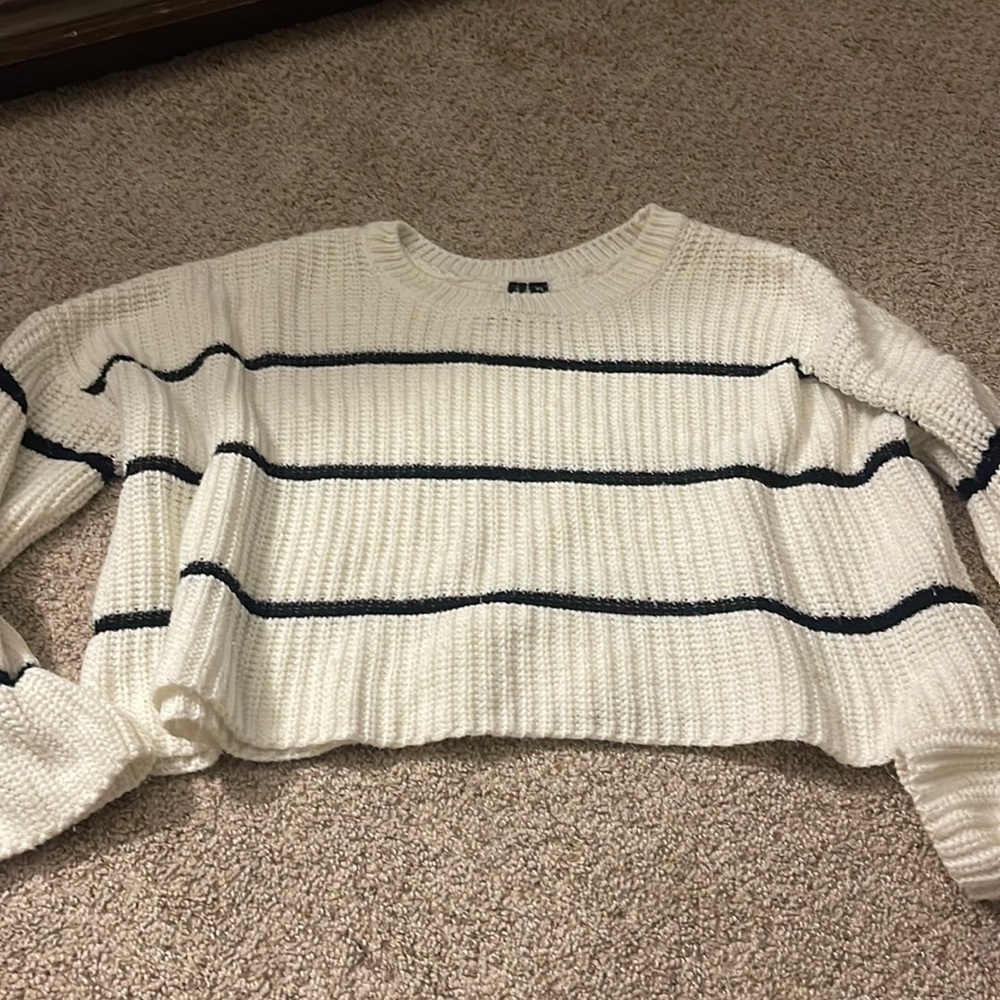 Crop top sweater